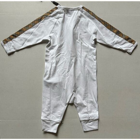 Burberry Claude Mini Check Panel Romper,Hat & Bib Set White 9M 80484071 NWT $300 - Picture 15 of 16